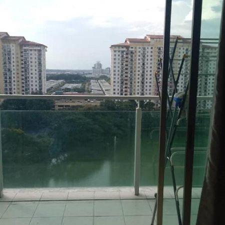 11-Modern Homestay Palazio Lake View Mount Austin Palazio Near Aeon Themepark Toppen Ikea جوهر بهرو المظهر الخارجي الصورة