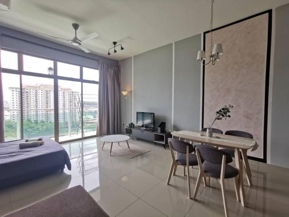 11-Modern Homestay Palazio Lake View Mount Austin Palazio Near Aeon Themepark Toppen Ikea جوهر بهرو المظهر الخارجي الصورة