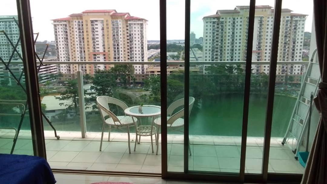 11-Modern Homestay Palazio Lake View Mount Austin Palazio Near Aeon Themepark Toppen Ikea جوهر بهرو المظهر الخارجي الصورة